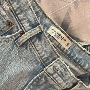 Abercrombie & Fitch The ‘90s Relaxed Jean High Rise 29/8